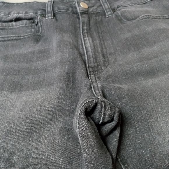 ⭐SOLD⭐Black skinny jeans - Picture 16 of 16